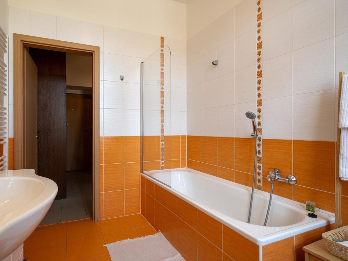 Apartment Comfortable In 8 - Liben