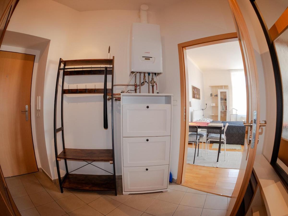 Comfortable In 8 - Liben Apartment Prag