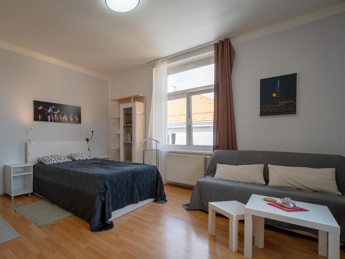 Comfortable In 8 - Liben * Prag