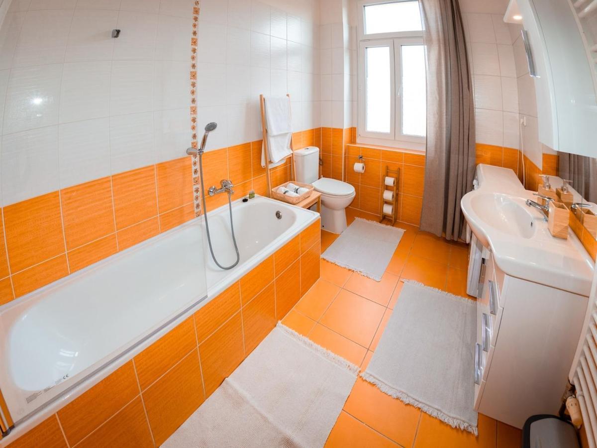 Apartment Comfortable In 8 - Liben Prag